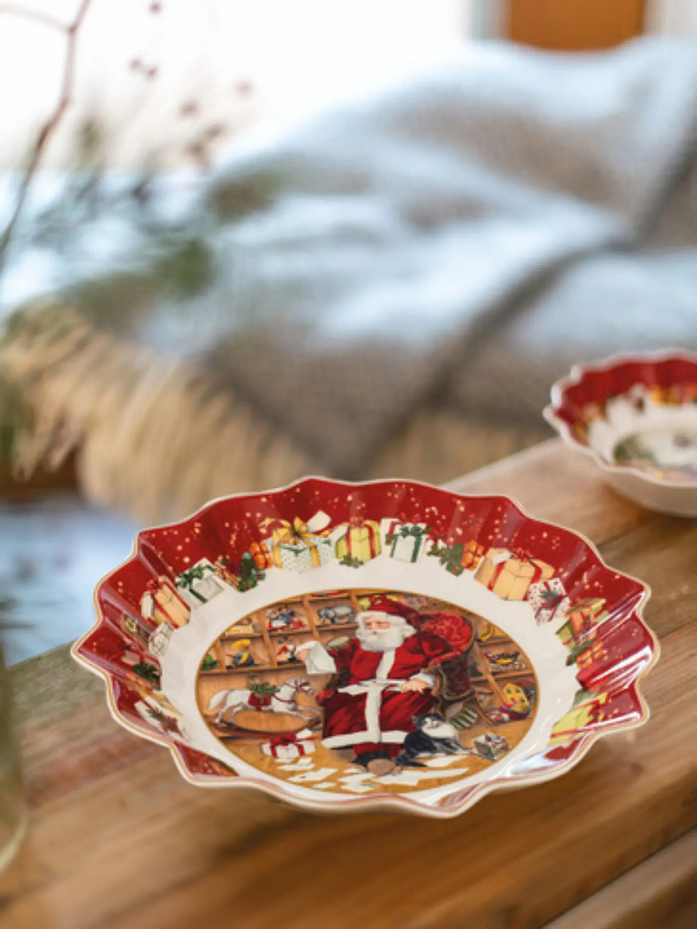 VILLEROY & BOCH | Toy's Fantasy Schale groß, Santa liest Wunschzettel 25x25x4cm | 